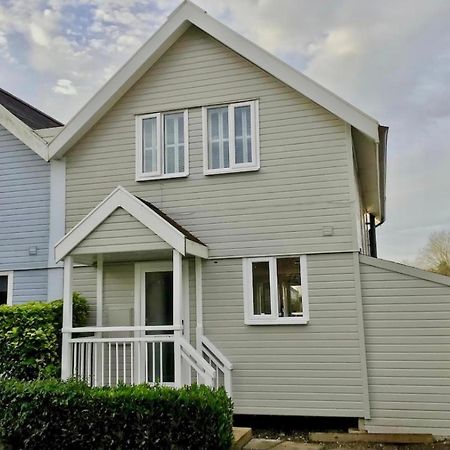 Nola Lodge Cirencester Esterno foto