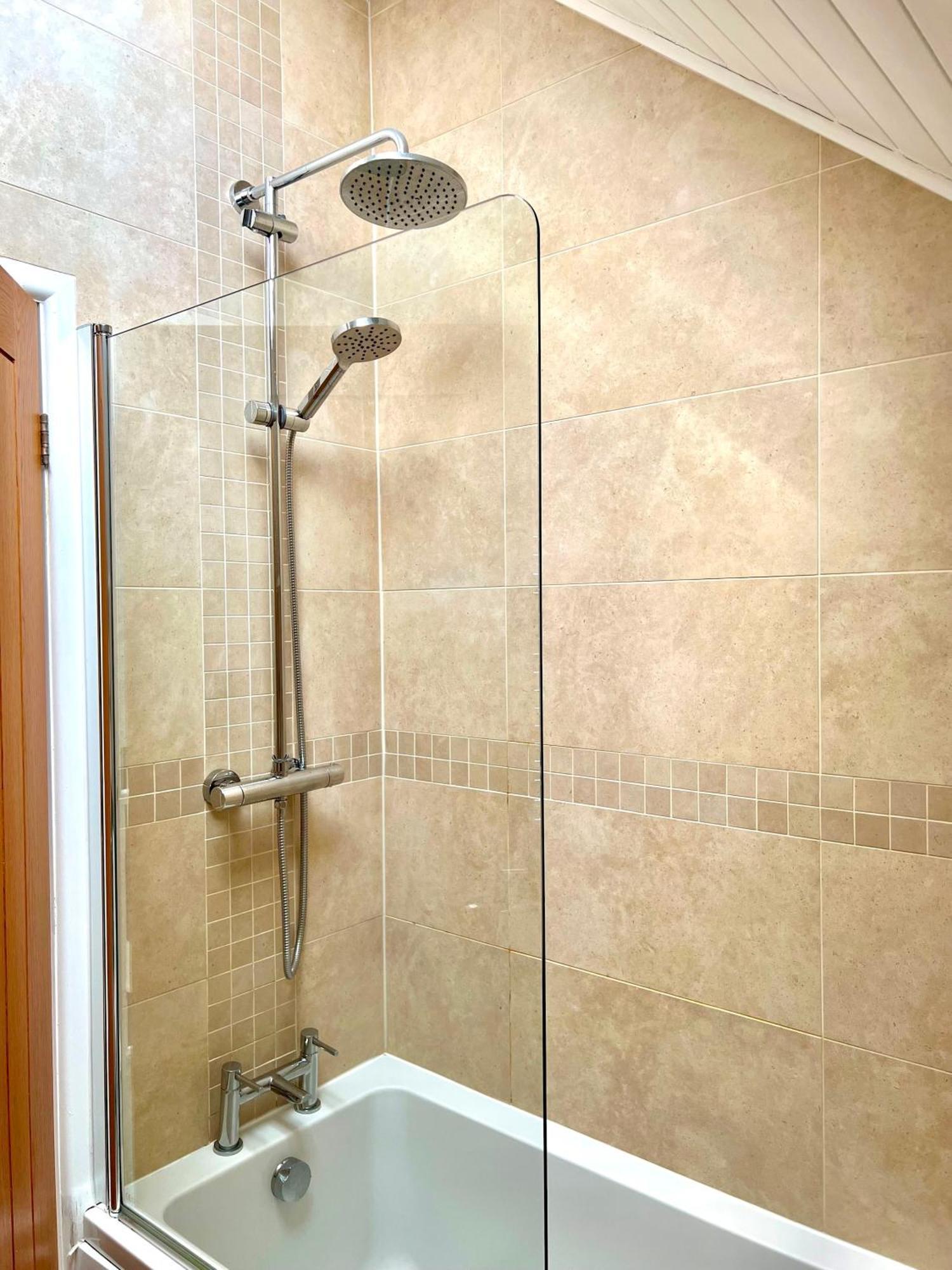 Nola Lodge Cirencester Esterno foto
