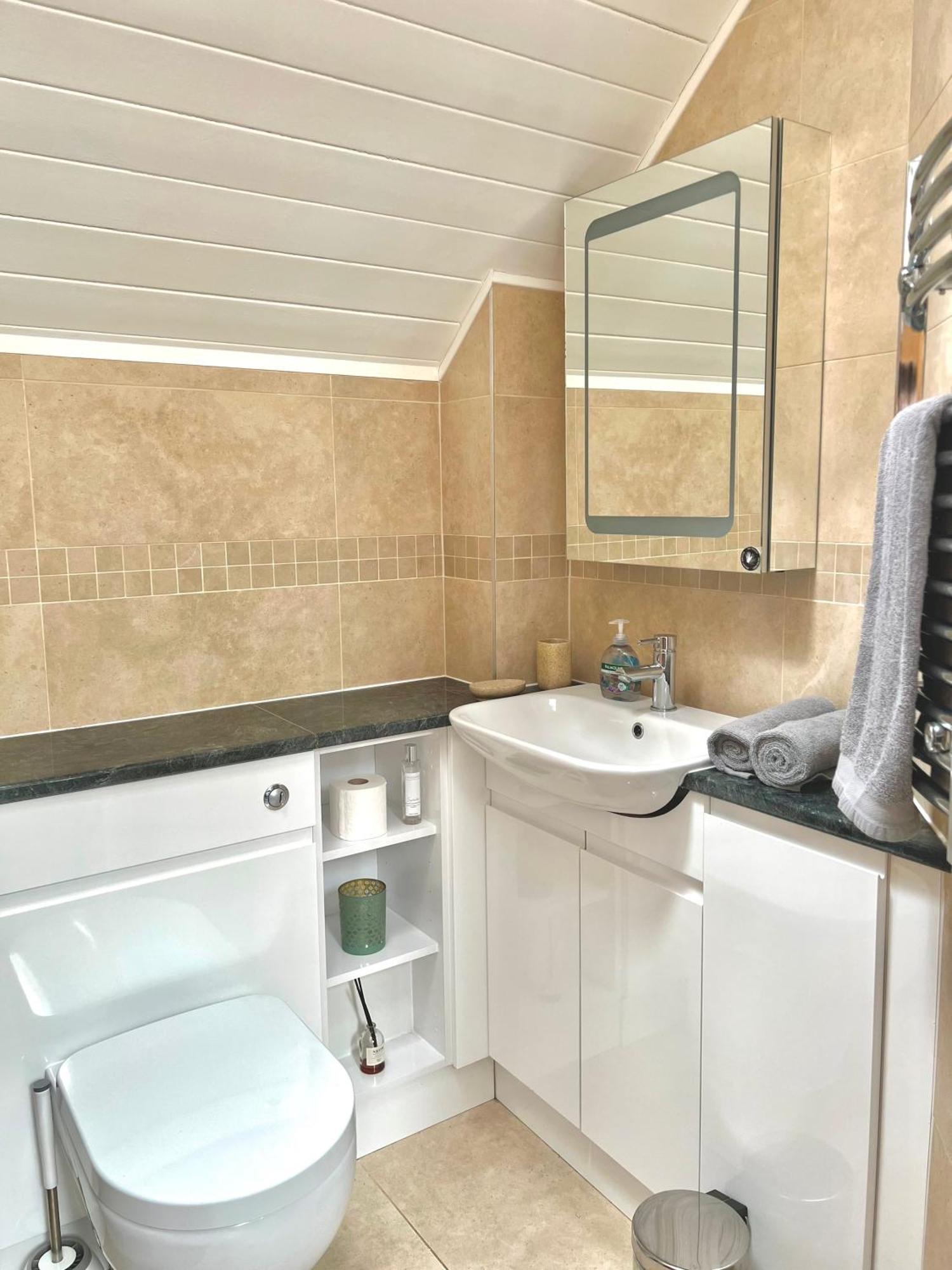 Nola Lodge Cirencester Esterno foto